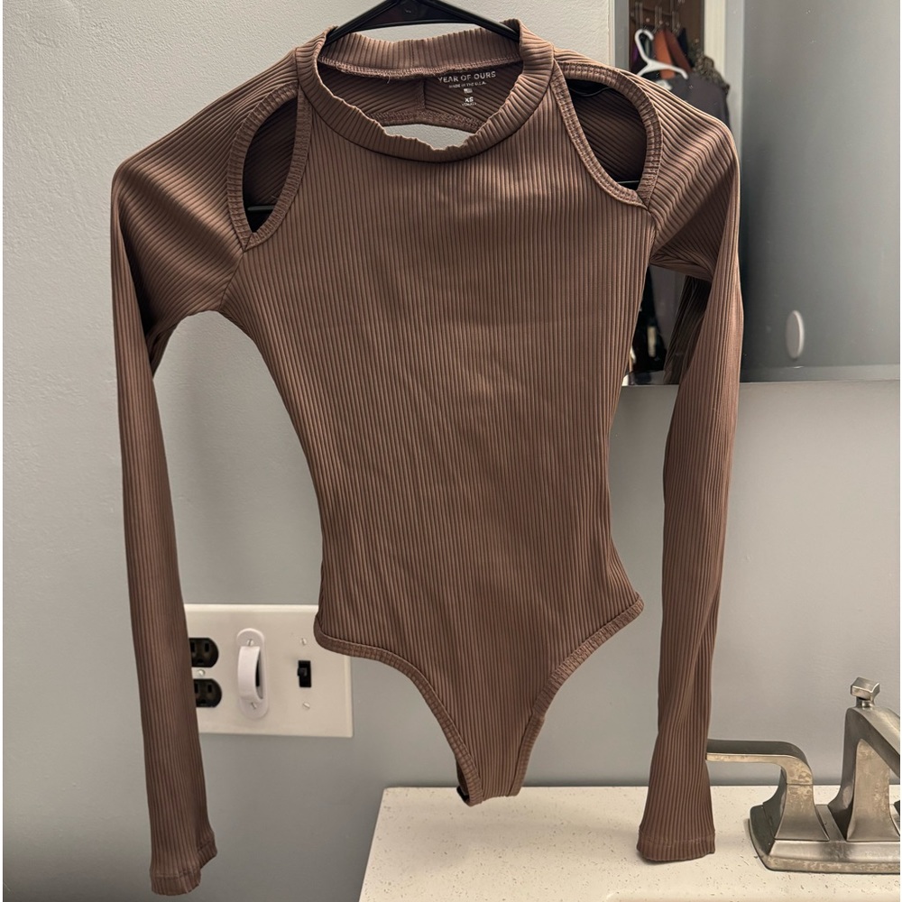 Revolve Ribbed Cutout Bodysuit | XS Chocolate Brown